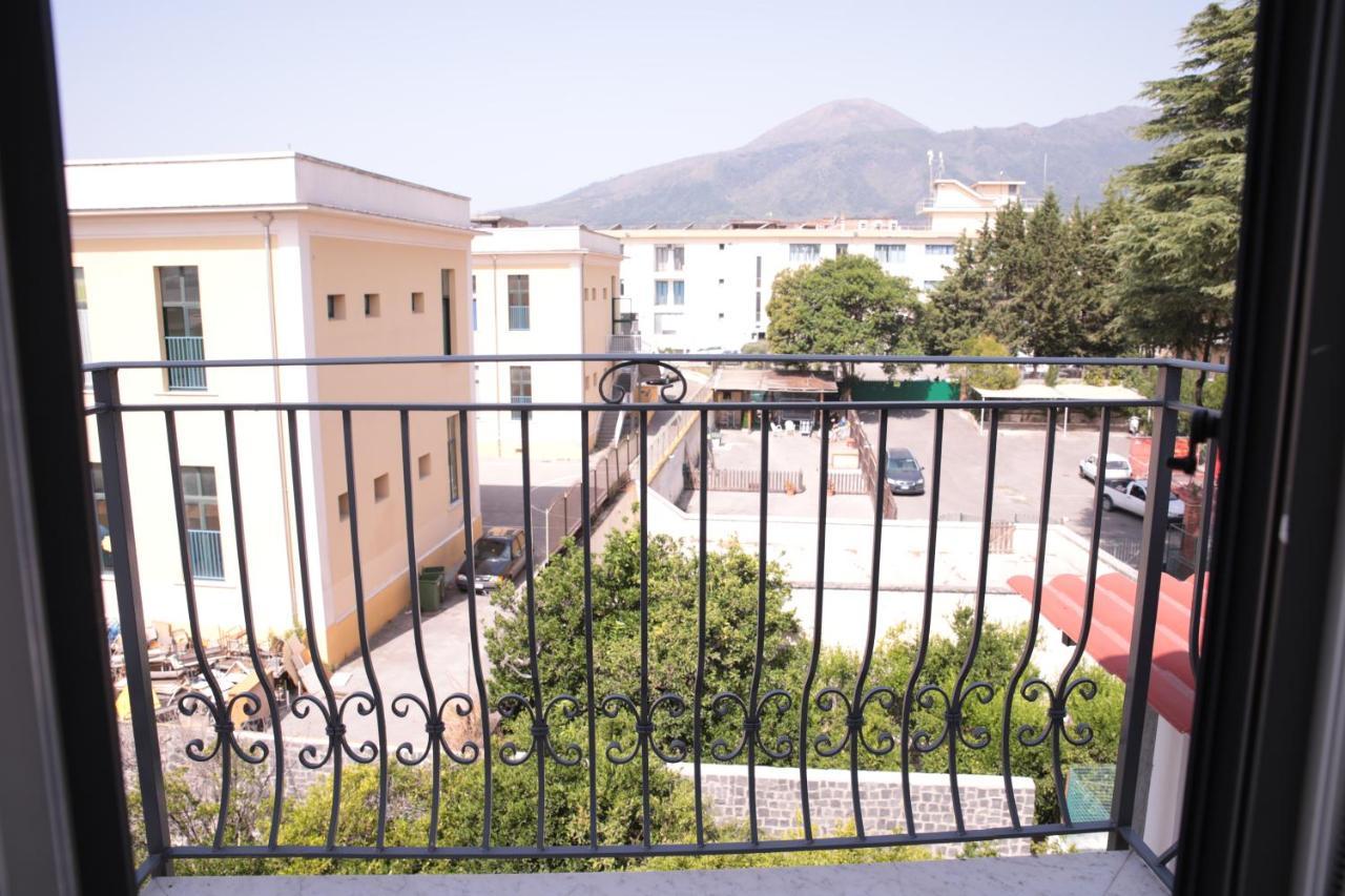 Palazzo Caracciolo Del Sole Terzigno Exterior foto